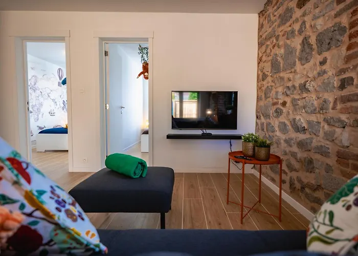 Loxodonta - 4 Pers Proche De Pairi Daiza *